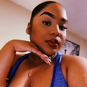 Meet your Posher, Corrina